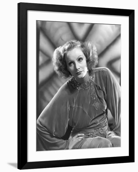 INSPIRATION, 1931 directed by CLARENCE BROWN Greta Garbo (b/w photo)-null-Framed Photo