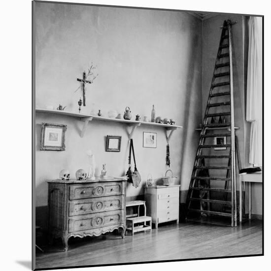 Interior of Cezanne's Studio at Aix-En-Provence, circa 1900-02-null-Mounted Giclee Print