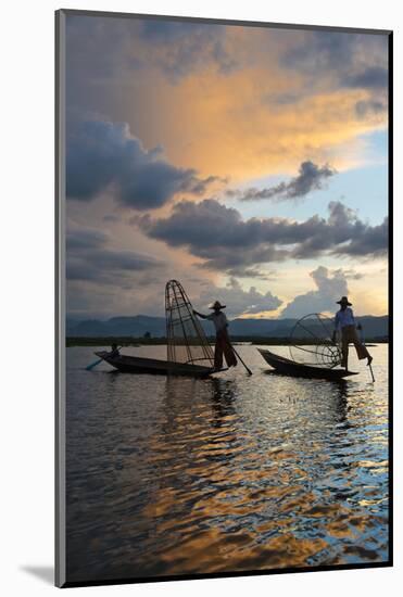 Intha Fisherman Rowing at Sunset on Inle Lake, Shan State, Myanmar-Keren Su-Mounted Photographic Print