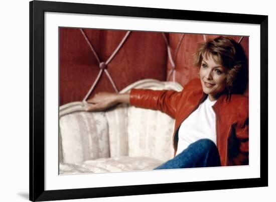 INTO THE NIGHT, 1984 directed by JOHN LANDIS Michelle Pfeiffer (photo)-null-Framed Photo