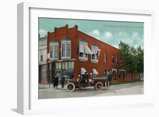 Iola, Kansas - City Hall Exterior with Fire Engine View-Lantern Press-Framed Art Print