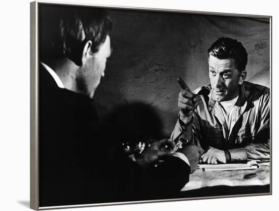 "Is Paris burning?" by Rene Clement with Pierre Vaneck, Kirk Douglas, 1966 (b/w photo)-null-Framed Photo