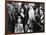 It's a Wonderful Life de FranckCapra avec James Stewart et Donna Reed 1946 famille devant un arbre-null-Framed Photo