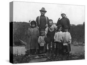 Italian American Berry Picking Family Photograph - Cannon, Delaware-Lantern Press-Stretched Canvas