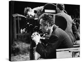 Italian director Michelangelo Antonioni (1912 - 2007) on the set of his film Blow Up, 1967 (b/w pho-null-Stretched Canvas