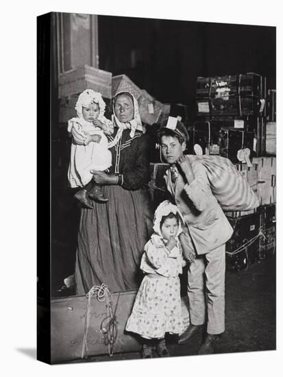 Italian Immigrants Arriving at Ellis Island, New York, 1905-Lewis Wickes Hine-Stretched Canvas