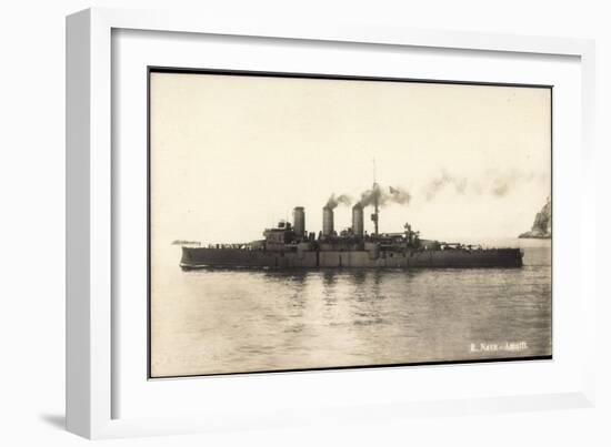 Italienisches Kriegsschiff, R.Nave, Amalfi-null-Framed Giclee Print
