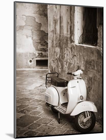 Italy, Apulia, Lecce District, Salentine Peninsula, Salento, Lecce, Vespa Scooter-Francesco Iacobelli-Mounted Photographic Print