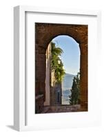 Italy, Pienza, Doorway to Tuscany-Hollice Looney-Framed Photographic Print