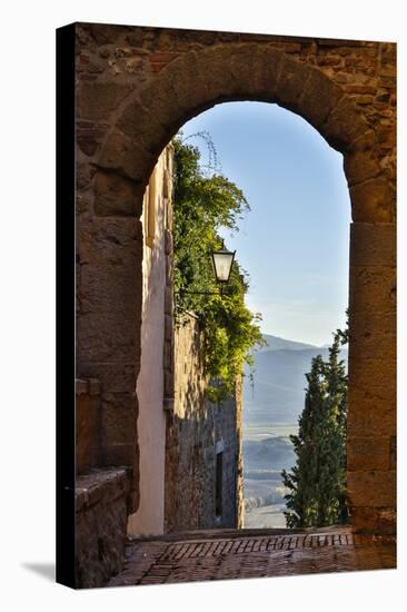 Italy, Pienza, Doorway to Tuscany-Hollice Looney-Stretched Canvas