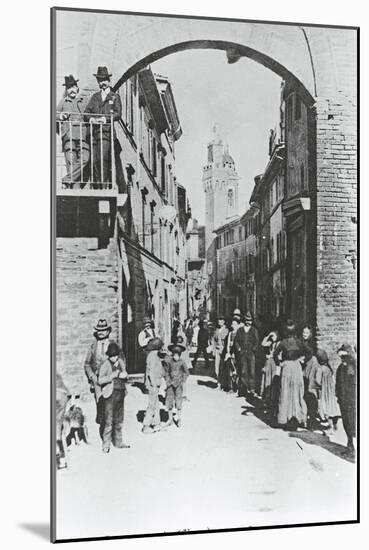 Italy, Siena, Buonconvento, Porta Romana, 1902-null-Mounted Giclee Print