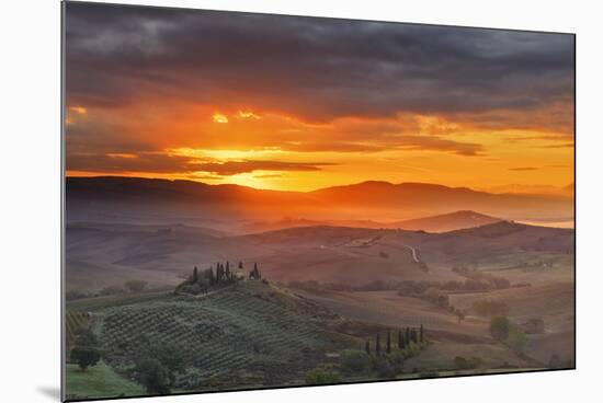 Italy, Tuscany, Siena District, Orcia Valley, Podere Belvedere Near San Quirico D'Orcia.-Francesco Iacobelli-Mounted Photographic Print