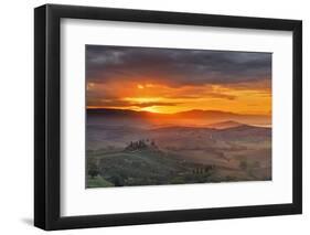 Italy, Tuscany, Siena District, Orcia Valley, Podere Belvedere Near San Quirico D'Orcia.-Francesco Iacobelli-Framed Premium Photographic Print