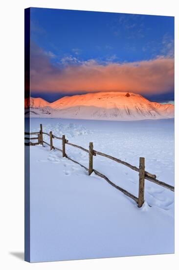 Italy, Umbria, Perugia District, Monti Sibillini Np, Norcia, Pian Grande Plateau.-Francesco Iacobelli-Stretched Canvas