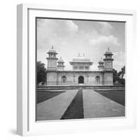 Itmad-Ud-Daulah's Tomb, Agra, India, Early 20th Century-H & Son Hands-Framed Giclee Print