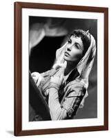 IVANHOE, 1952 directed by RICHARD THORPE Elizabeth Taylor (b/w photo)-null-Framed Photo