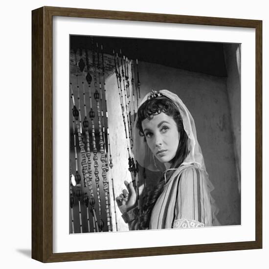 IVANHOE, 1952 directed by RICHARD THORPE Elizabeth Taylor pictured during the making of the film "I-null-Framed Photo