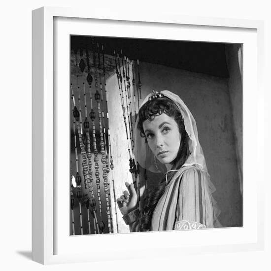 IVANHOE, 1952 directed by RICHARD THORPE Elizabeth Taylor pictured during the making of the film "I-null-Framed Photo