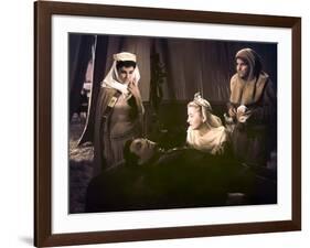 IVANHOE, 1952 directed by RICHARD THORPE Elizabeth Taylor, Robert Taylor and Joan Fontaine (photo)-null-Framed Photo