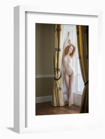 Ivory Drape-Ross Oscar-Framed Photographic Print