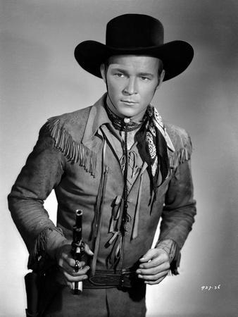 Roy Rogers posed in Cowboy Outfit and Holding a Gun' Photo - Jack Freulich  | AllPosters.com