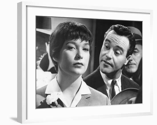 Jack Lemmon, Shirley Maclaine, The Apartment, 1960-null-Framed Photographic Print