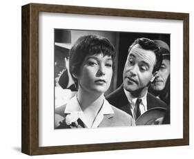 Jack Lemmon, Shirley Maclaine, The Apartment, 1960-null-Framed Photographic Print