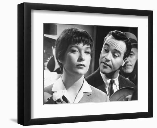 Jack Lemmon, Shirley Maclaine, The Apartment, 1960-null-Framed Photographic Print