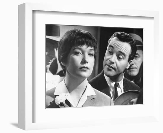 Jack Lemmon, Shirley Maclaine, The Apartment, 1960-null-Framed Photographic Print