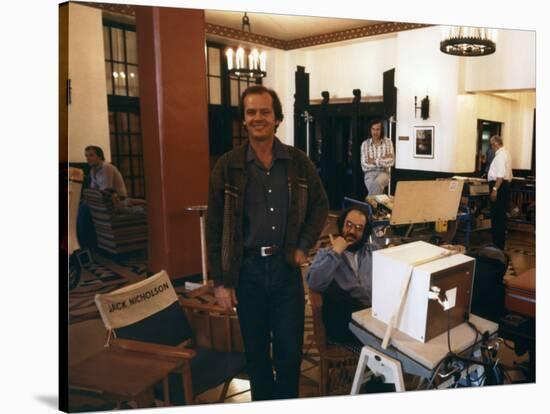 Jack Nicholson and le realisateur Stanley Kubrick sur le tournage du film Shining, 1980 (d'apres St-null-Stretched Canvas