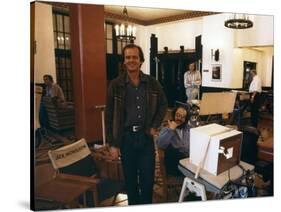 Jack Nicholson and le realisateur Stanley Kubrick sur le tournage du film Shining, 1980 (d'apres St-null-Stretched Canvas