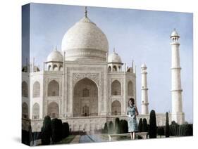 Jackie Kennedy in Front of the Taj Mahal, 15th March, 1962-null-Stretched Canvas
