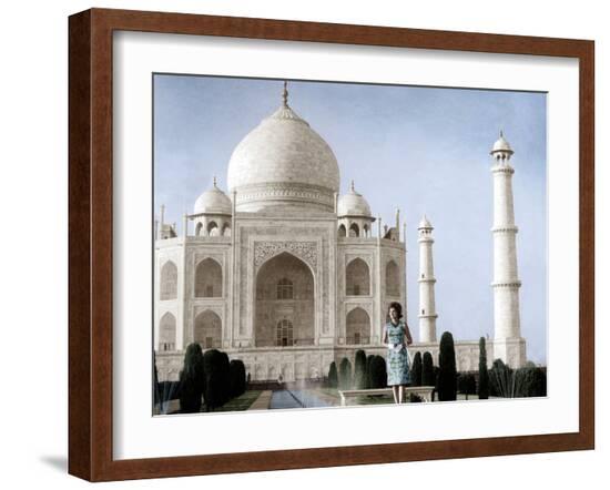 Jackie Kennedy in Front of the Taj Mahal, 15th March, 1962--Framed Photo