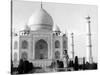 Jackie Kennedy in Front of the Taj Mahal, India, March 15, 1962-null-Stretched Canvas