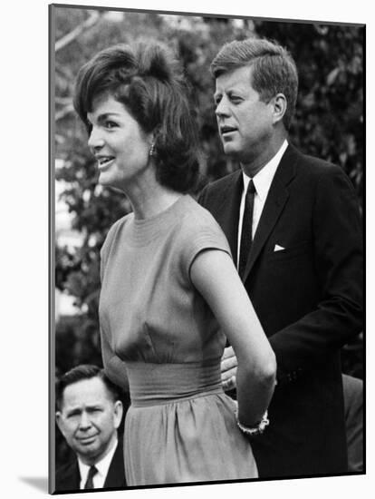 Jacqueline Kennedy, John F. Kennedy, on the White House Lawn, May 28, 1962-null-Mounted Photo