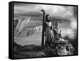 JANE EYRE, 1944 directed by ROBERT STEVENSON Elizabeth Taylor / Peggy Ann Garner (b/w photo)-null-Framed Stretched Canvas