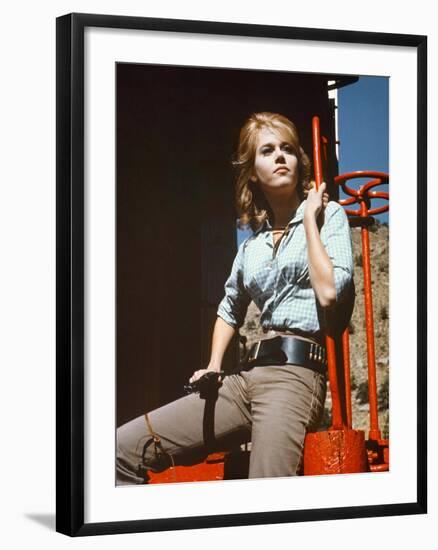 Jane Fonda CAT BALLOU, 1965 directed by ELLIOT SILVERSTEIN (photo)-null-Framed Photo