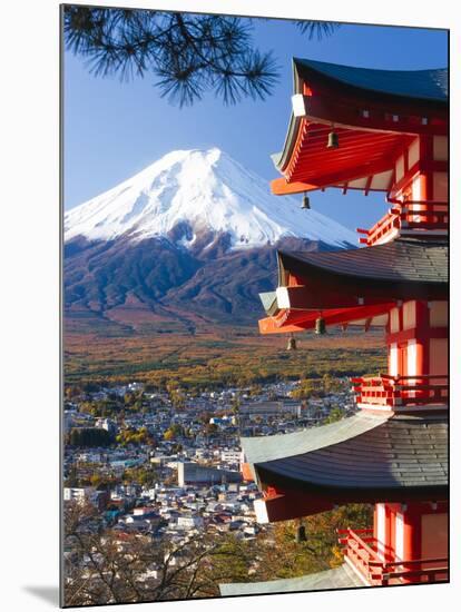 Japan, Central Honshu (Chubu), Fuji-Hakone-Izu National Park, Mount Fuji Capped in Snow-Gavin Hellier-Mounted Photographic Print