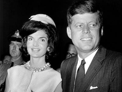 https://imgc.allpostersimages.com/img/posters/jaqueline-kennedy-president-john-f-kennedy-ca-1962_u-L-PQDS9Y0.jpg?artPerspective=n