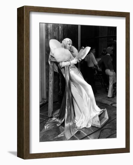 Jean Harlow, Dinner at Eight, 1933-null-Framed Photographic Print