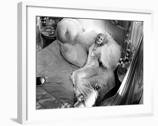 Jean Harlow, Dinner at Eight, 1933-null-Framed Photographic Print