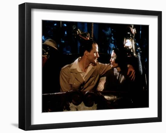 Jeff Daniels and Mia Farrow PURPLE ROSE OF CAIRO, 1985 directed by WOOD Y ALLEN (photo)-null-Framed Photo