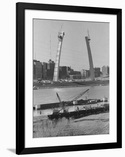 Jefferson Nat'L. Expansion Memorial Arch Designed by Eero Saarinen-null-Framed Photographic Print