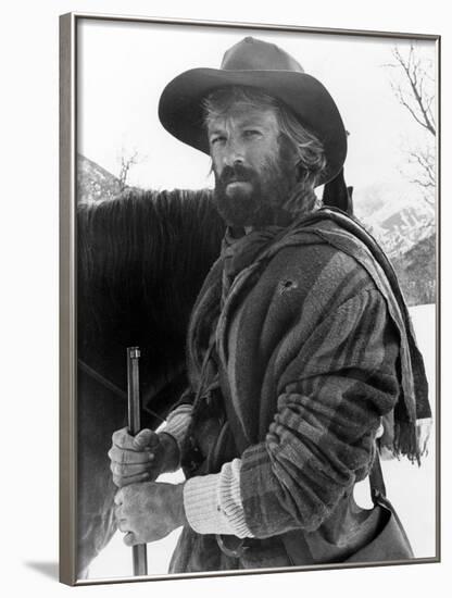 JEREMIAH JOHNSON, 1972 directed by SYNEY POLLACK Robert Redford (b/w photo)-null-Framed Photo