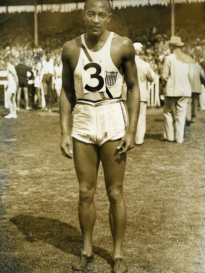 Jesse Owens Olympic Games Berlin Photos & Jesse Owens Olympic Games Berlin Images - Alamy Jesse Owens Olympic Games Berlin Photos & Jesse Owens Olympic Games Berlin Images - Alamy
