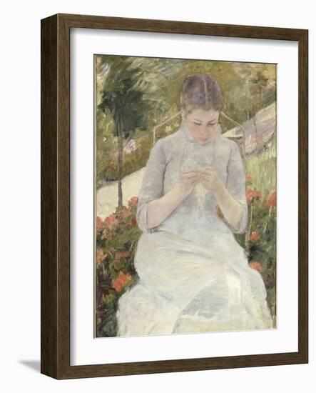 Jeune fille au jardin, dit aussi Femme cousant dans un jardin-Mary Cassatt-Framed Giclee Print