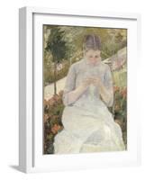 Jeune fille au jardin, dit aussi Femme cousant dans un jardin-Mary Cassatt-Framed Giclee Print