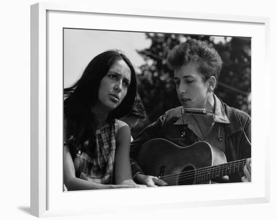 Joan Baez and Bob Dylan Singing at the 1963 Civil Rights March on Washington-null-Framed Photo