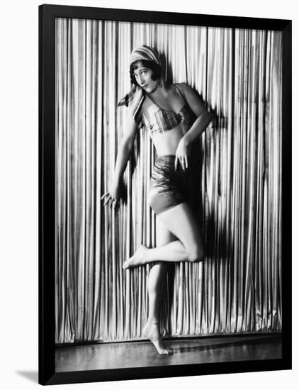 JOAN CRAWFORD, 1928- 1930 (b/w photo)-null-Framed Photo