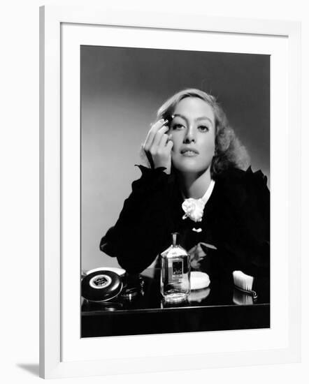 JOAN CRAWFORD dans les annees 30 JOAN CRAWFORD IN THE 30'S (b/w photo)-null-Framed Photo